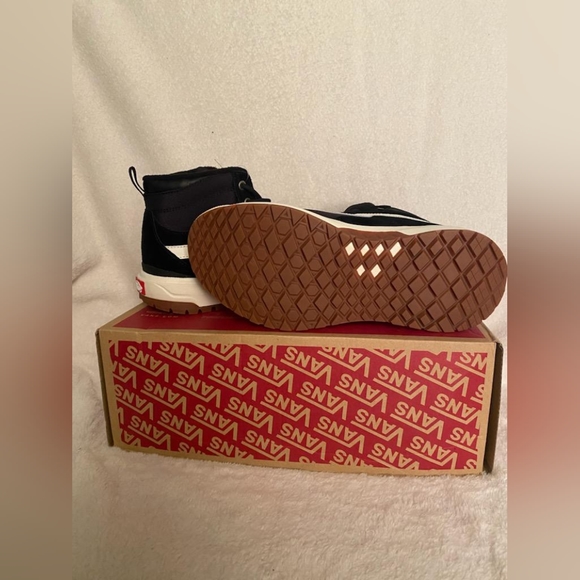 Van's Ultra-Range Exo High Top - Picture 3 of 3